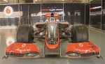 McLaren-Mercedes MP4-24 in der Garage